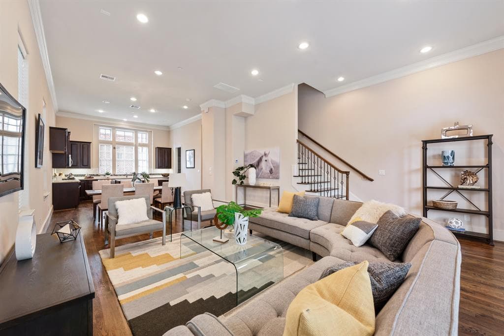 Falcon Ridge gallery image