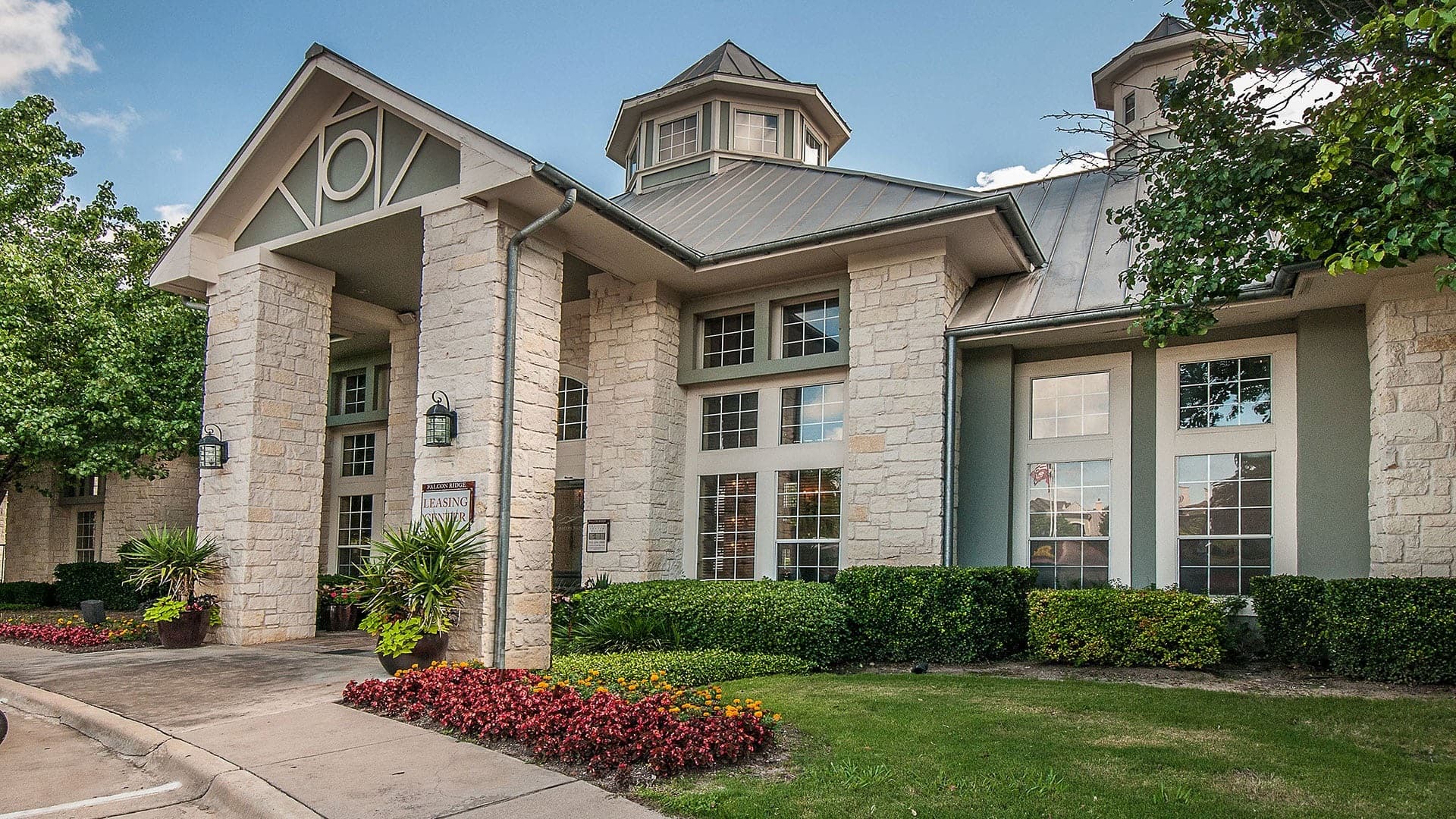 Falcon Ridge gallery image